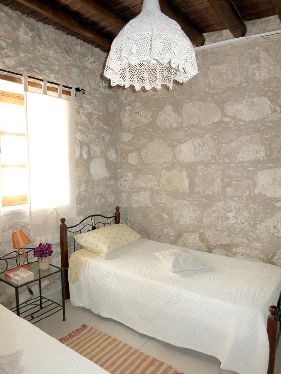 Nyaraló Simona Stone House