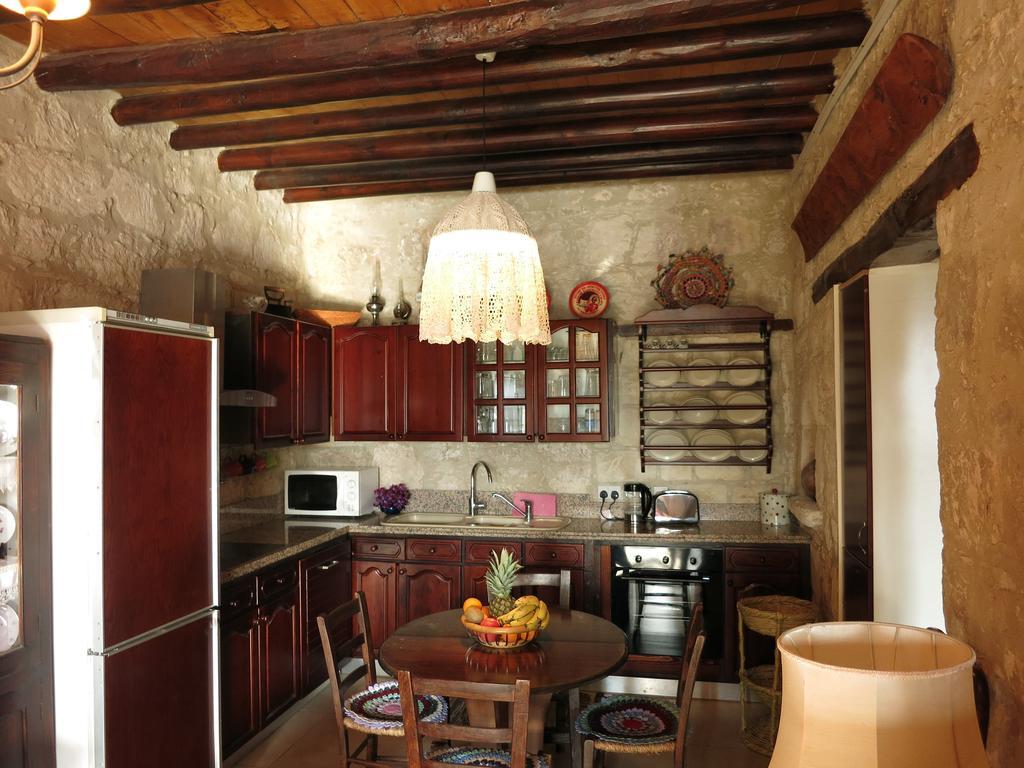 Nyaraló Simona Stone House Polis